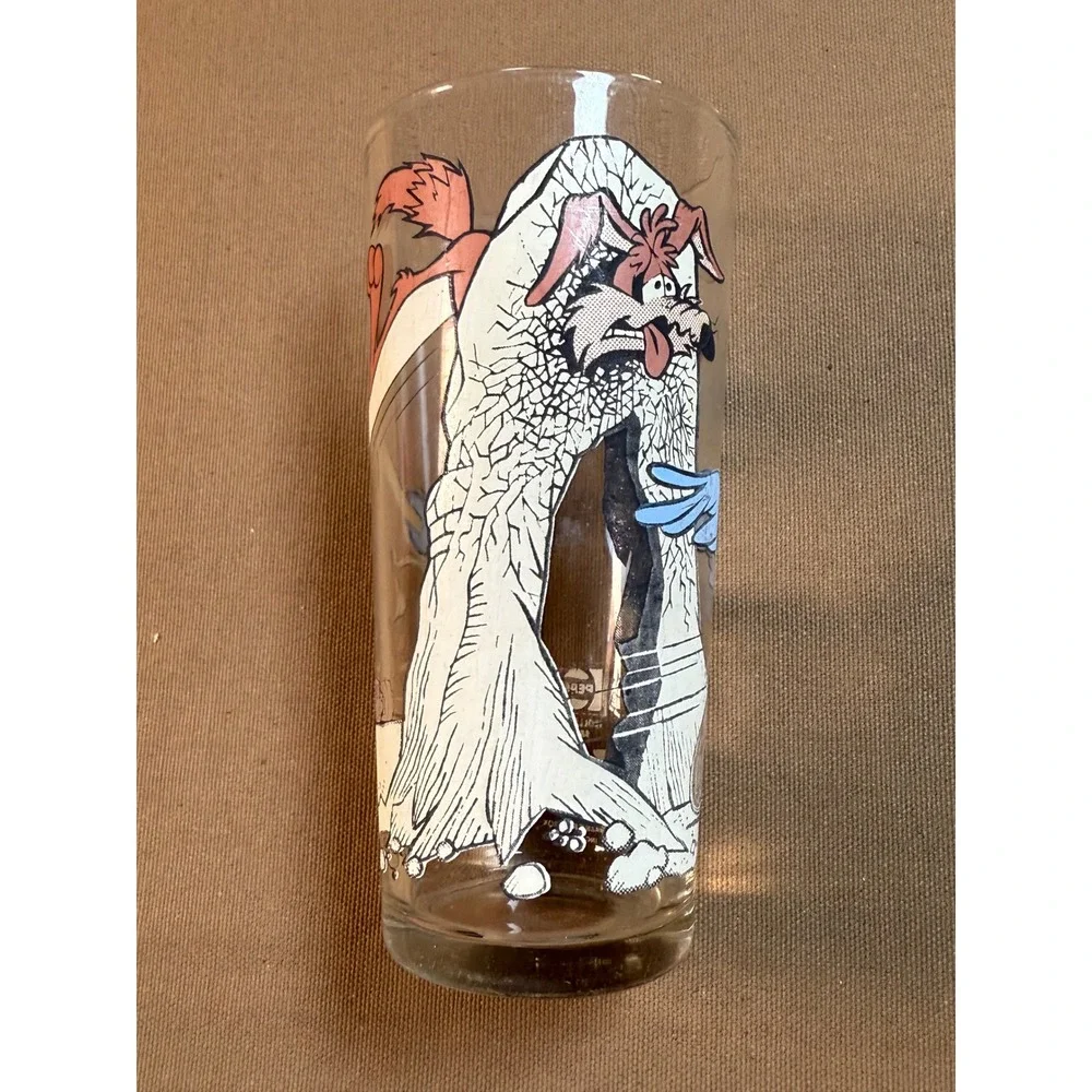 Vintage 1976 Pepsi Warner Bros‎ Road Runner & Wile E. Coyote Collector Glass